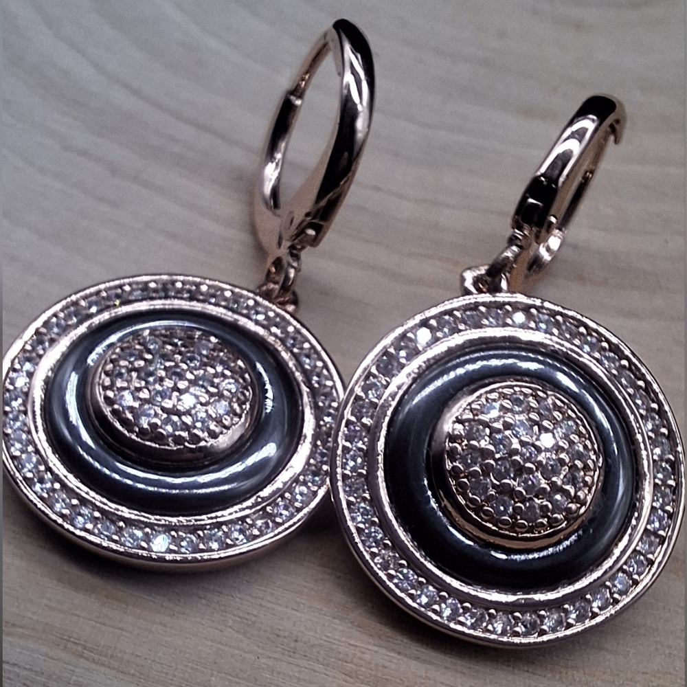 Luxe Gold-Plated Pavé Circle Drop Earrings - Picture 2 of 7